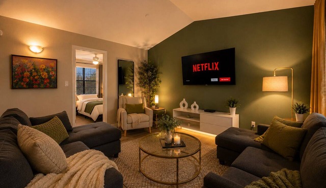 Austin 3BR Home for Families & Groups · Sleeps 12 · 10min to UT