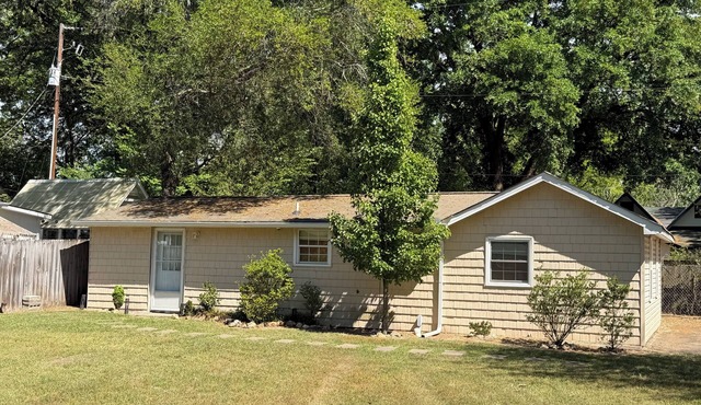 Backyard Cottage Apartment in Aiken