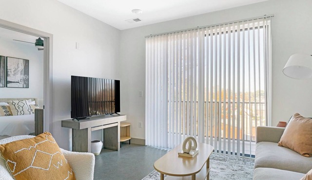 Barsala l Modern 1BD near the Arts District in Richmond