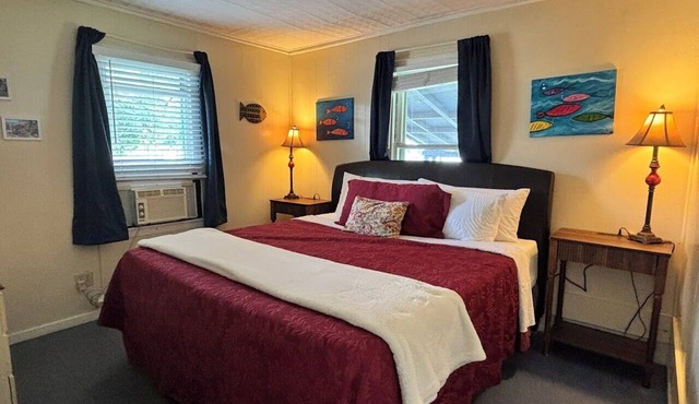 Bass Suite: Lake Access, Equipped Kitchen, Pool
