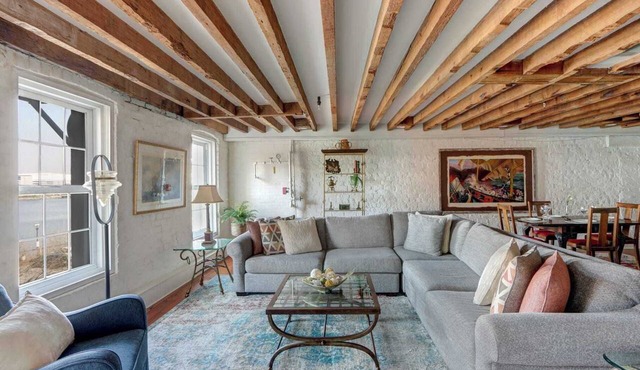 Bay Street Flat, Historic | Riverfront View