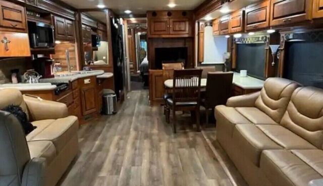 Beach 7 min Hot Tub & Swim Pool Perfect for Biketoberfest just 99 base price!