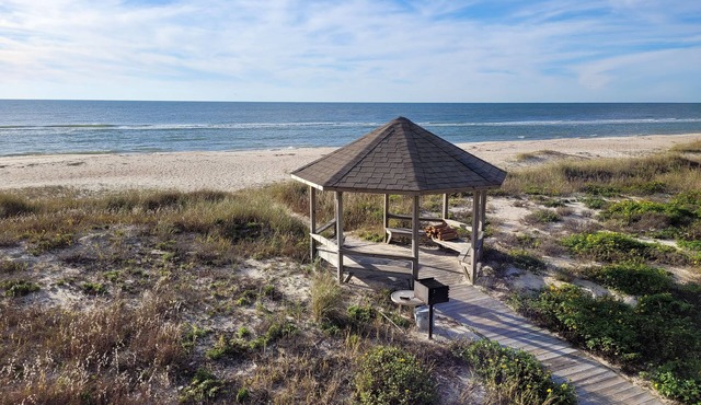 BEACHFRONT Gorgeous View! OCEANFRONT Sunday to Sunday
