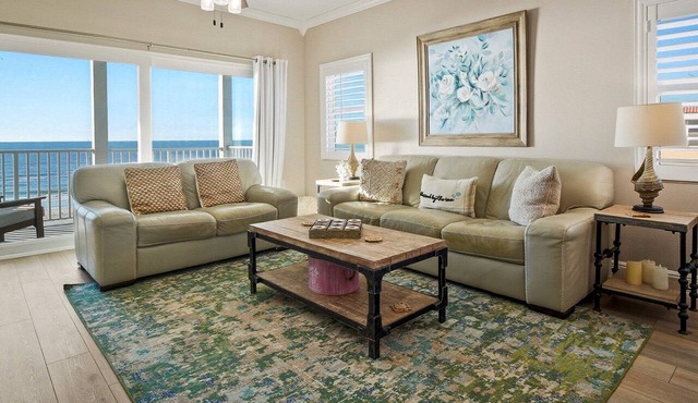 Beachfront, Tropical Paradise, Intimate Complex, EV Charger!