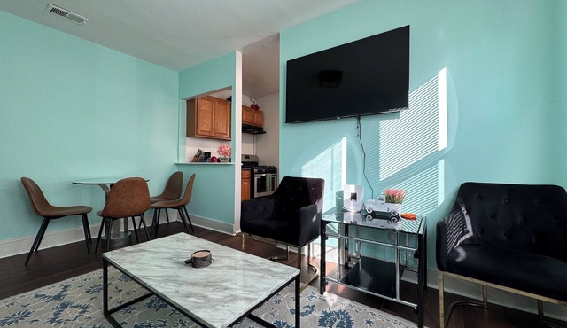 Beautiful 4BR Cozy Apartment in DC - Easy Parking