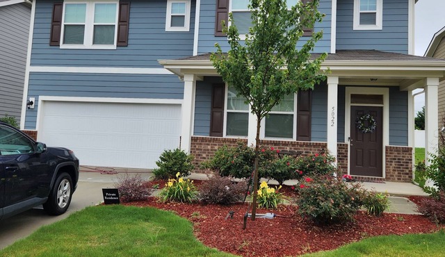 Beautiful and cozy 4 bedroom home, family friendly neighbors, a must see!
