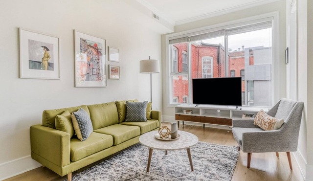 Beautiful Dupont Circle 2BR w/W/D, nr Dining & Bars, by Blueground