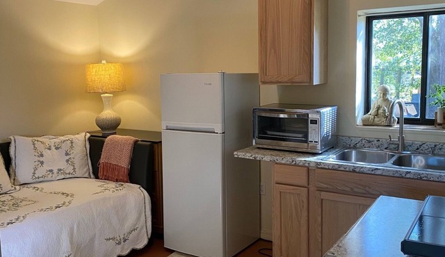 Beautiful, Serene 1-bedroom studio with AC on 5 acre farm Eustis
