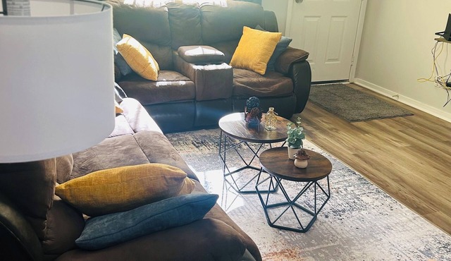Beautiful & Stylish 2 BR & 2.5 Baths 10min downtown, 5min Lexington Med Center