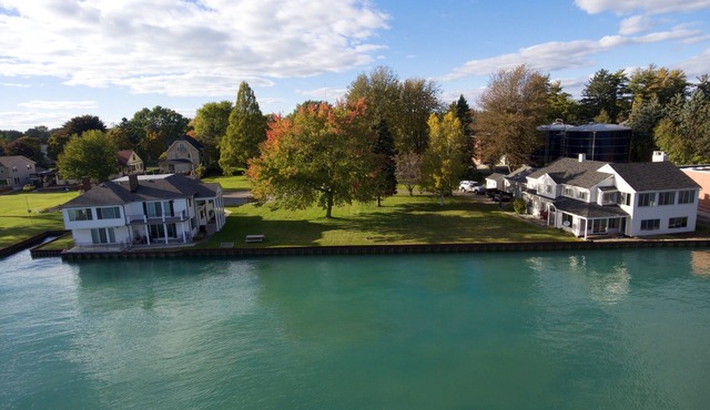 Beautiful Waterfront House Overlooking The St. Clair River
