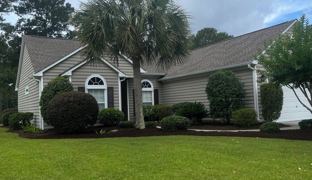 Beautifully maintained single-level 3-bed, 2 bath home - Golf Course and Pool