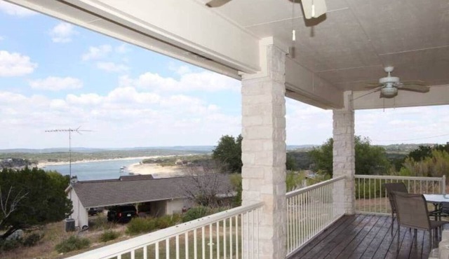 Best Lake Views Feed Deer Boat-Friendly