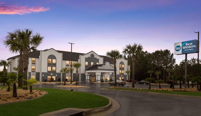 Best Western Bradbury Inn & Suites