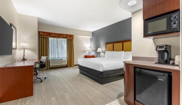 Best Western Plus Waxahachie Inn & Suites