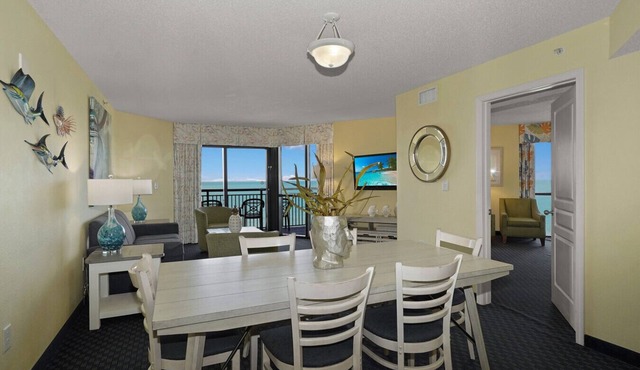 Big oceanfront 4 bedroom, 12th fl, large balcony