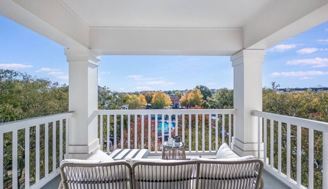 Birkdale Pool-View, Elevator,Shop-Eat-Work-Play