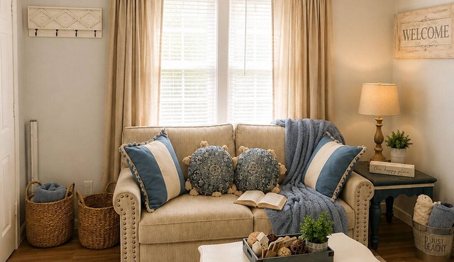 Blueberry Suite/Small-Town Charm & Comfort