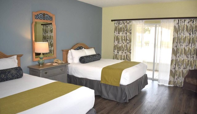 Boating, Kayaking & Manatee Experiences | Plantation Resort