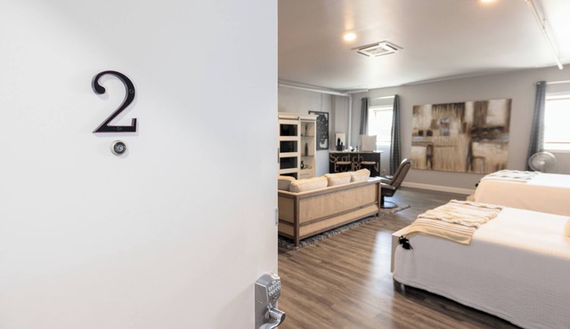 Boutique hotel in historic downtown Seneca. Room #2 Owners Suite. Q/K combo.