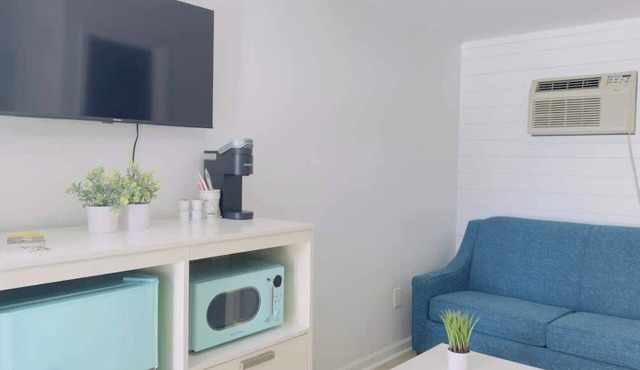 Boutique on the beach, Studio #103 + Pool