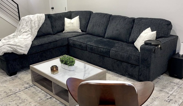 Brand New Modern Apartment with Parking