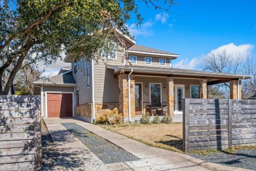 Bright 3BR Home - East ATX - Cowboy Pool - Near UT