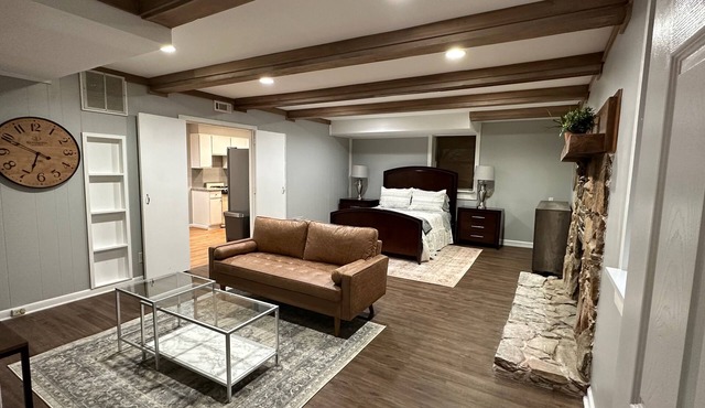 Bright and Charming Basement Apartment near Downtown Roswell