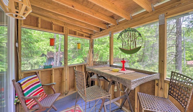 Bright Banner Elk Home w/ Fireplace Near Sugar Mtn