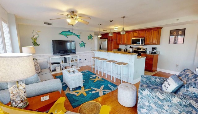 Bright & Beachy, Just Steps from the Sand! + Roof Top Pool Access!