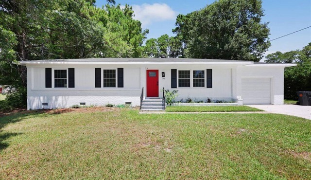 Bright & Cozy 3BR Escape/2 Baths/Sleeps8/Prime Location