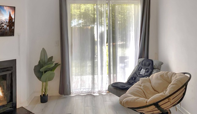 Bright, Spacious, Modern 2BR Luxury Apt UNCW-Beach