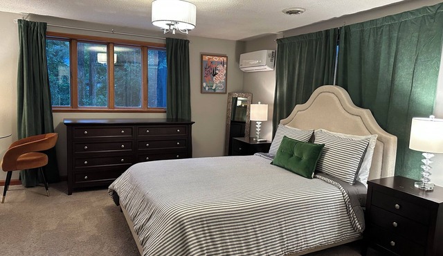 Brookside House 5 mins to downtown Greenville