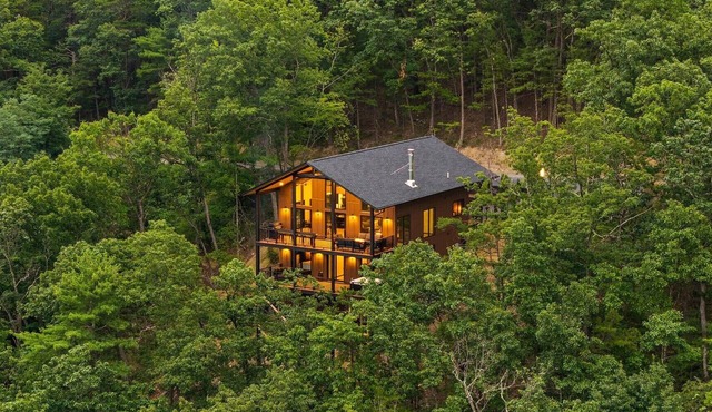 Bryce Resort - Panoramic Mountain Views - 4 Bedroom - Hot Tub