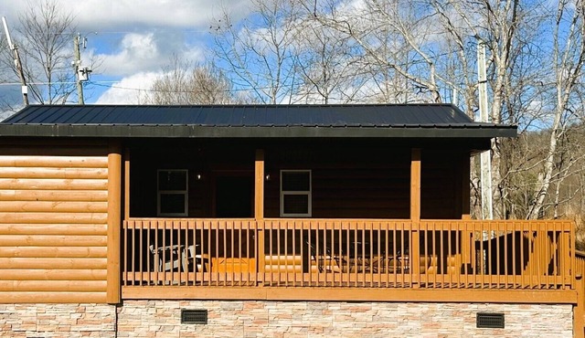 Buck Hill Campground Tiny Home Cabin #5 Honeymoon Suite