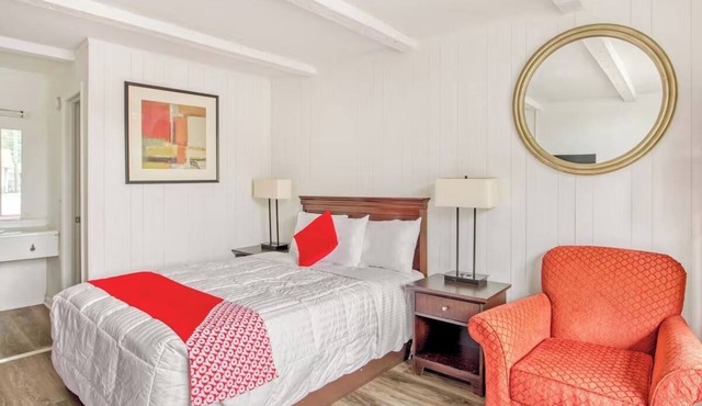 Budget-Friendly Room Near Paul J Ciener Botanical Garden | Free Parking