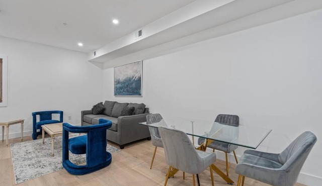 Capitol View1 Charming Oasis in DC near Metro with Fenced Backyard Free Parking and WIFI