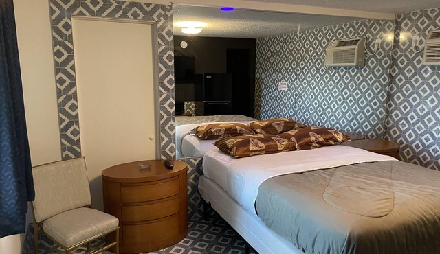 Carole Motel