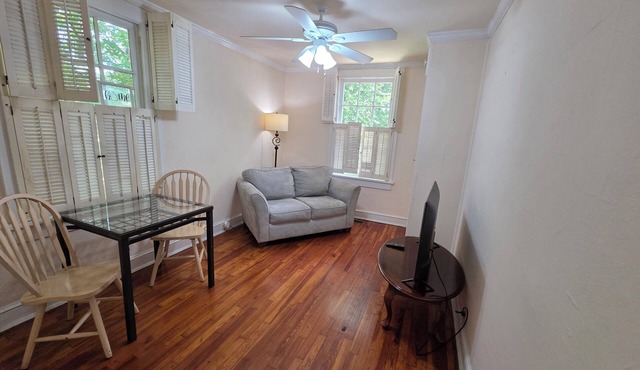 Carriage House - Private & Very Quiet