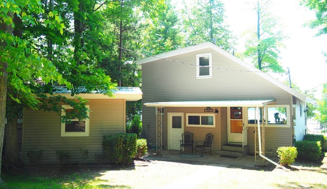 Cavalier Cottage - PRIVATE WATERFRONT COTTAGE W/HUGE DOCK AND 4 KAYAKS!