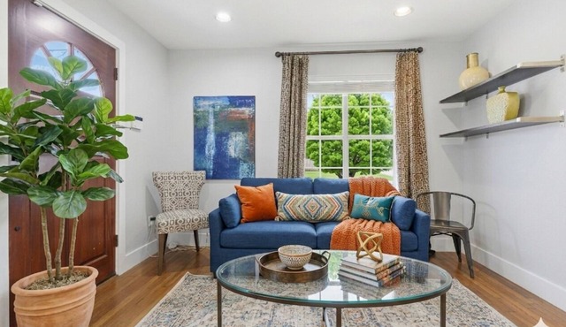 Central Austin Family Retreat ❤️ Southern Charm | Walk to Coffee Shops