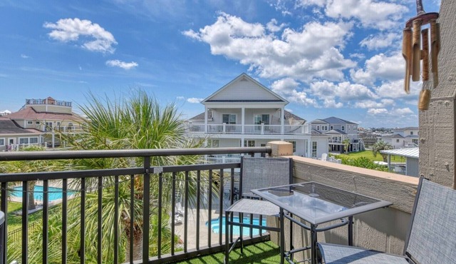 Channel Front 2 Bedroom Condo with a Pool! Across from the Ocean