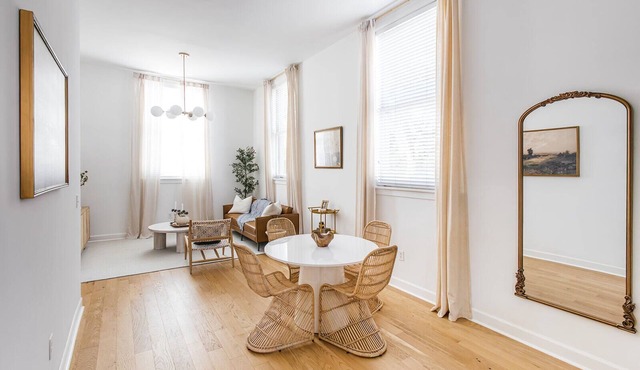 Charleston Downtown Luxe Apt King St | 360 King