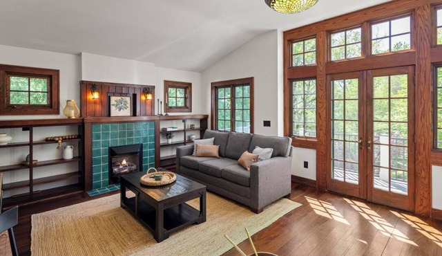 Charming 1-bedroom apartment in brilliant Asheville with WiFi, AC
