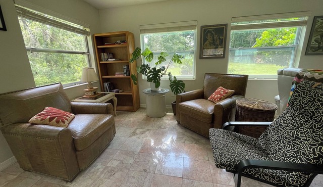 Charming 1-bedroom apartment with AC, WiFi in delightful Gainesville