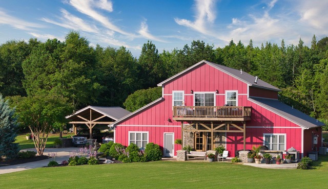 Charming 1200 sqft one BR barndominium upstairs apartment with mountain views.