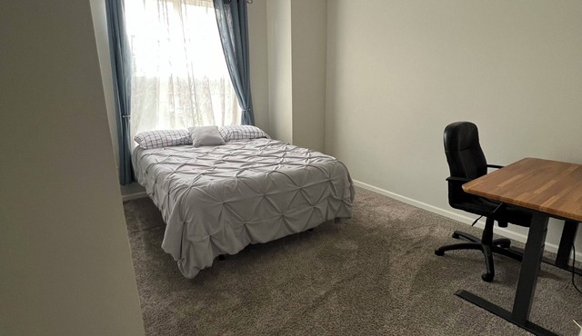 Charming 2-bedroom condo with WiFi and AC near Uptown Charlotte