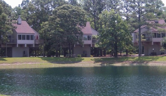 Charming 2BR Condo Access to Pool & Fitness Center