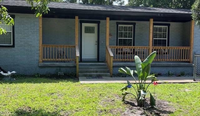 Charming 3-bedroom house in peaceful Fernandina Beach with WiFi, AC