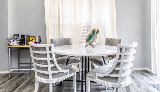 Charming 3-bedroom house in lovely Arlington with AC