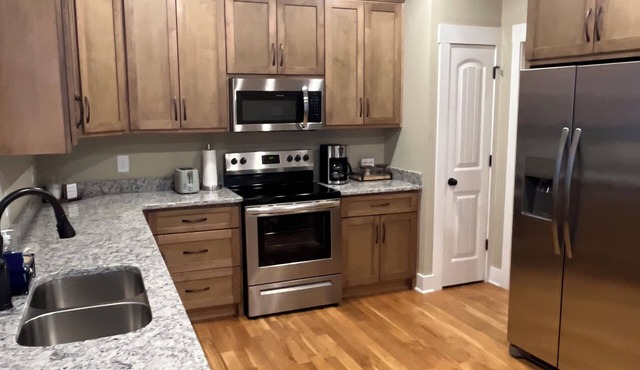 Charming 3-bedroom house in Springfield- Perfect for Families & Getaways!